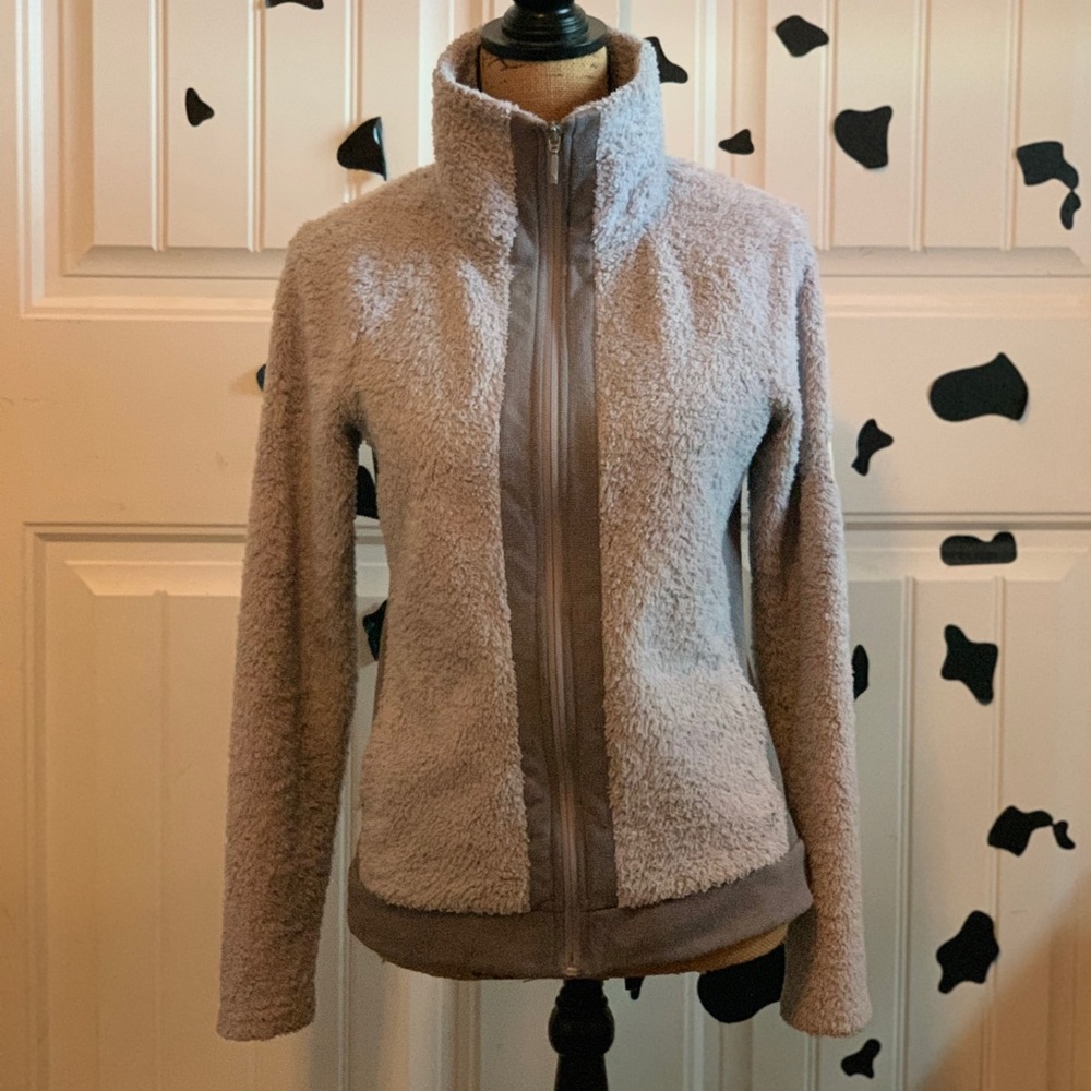 north face, fuzzy coat